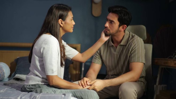 Film Keluarga Suami Adalah Hama