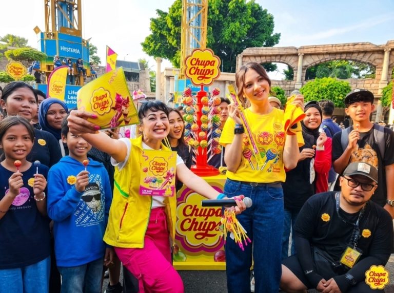 Zee Asadel Ikut Hype! Crazy Raffe Jadi Permen Jelly Baru yang Curi Perhatian di Dufan